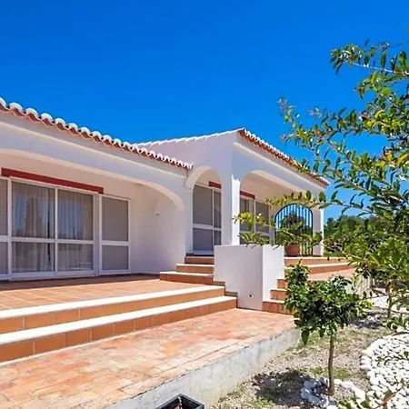 Carvoeiro Sleeps 8 Pool Wifi Villa *