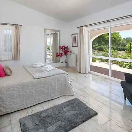 Carvoeiro Sleeps 8 Pool Wifi Villa Carvoeiro (Lagoa)