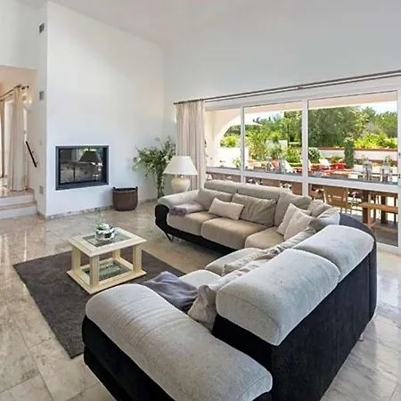 Carvoeiro Sleeps 8 Pool Wifi *