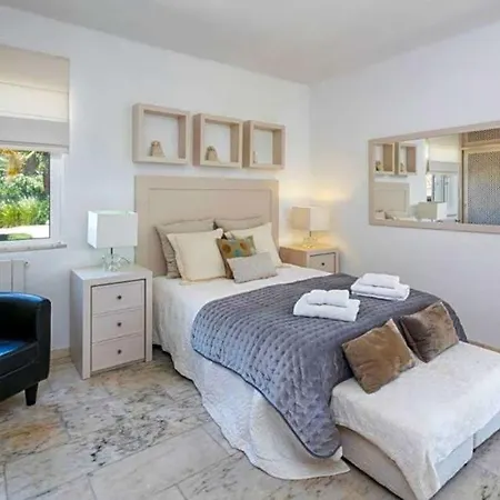 Carvoeiro Sleeps 8 Pool Wifi