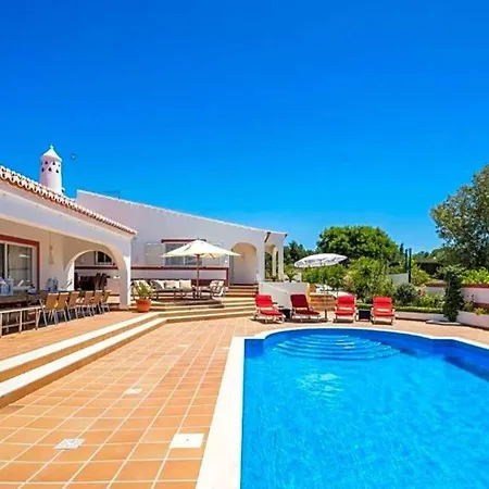 Carvoeiro Sleeps 8 Pool Wifi